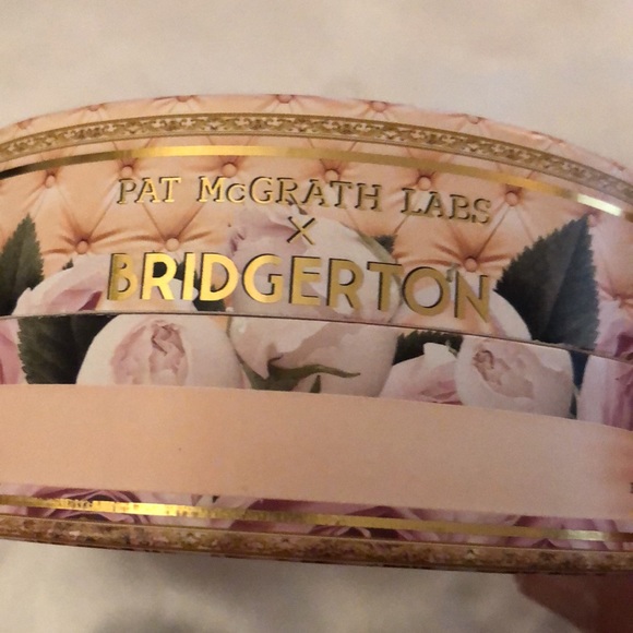 Pat McGrath Labs x Bridgerton Blushing Delights Blush & Highlighter Palette NIB - Picture 9 of 9
